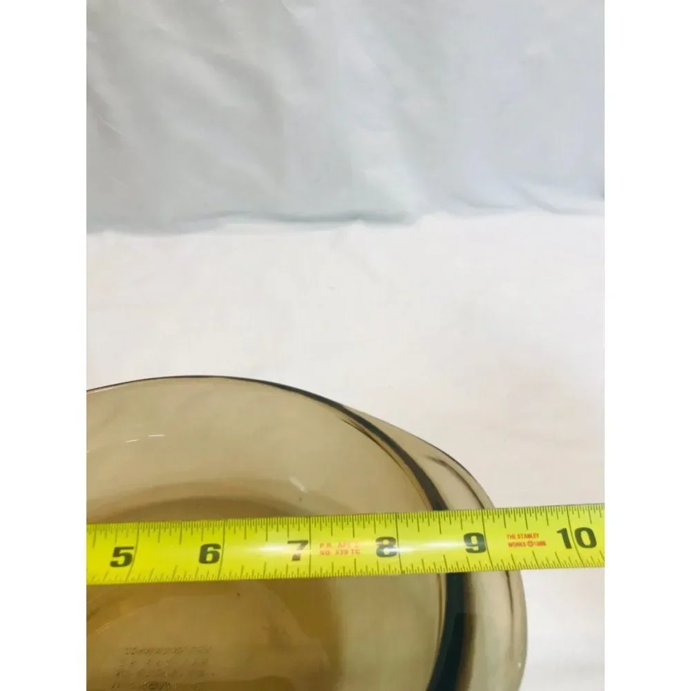 Vintage 1980’s Pyrex Visionware 023 1.5 qt. Amber covered dish with 623C lid.